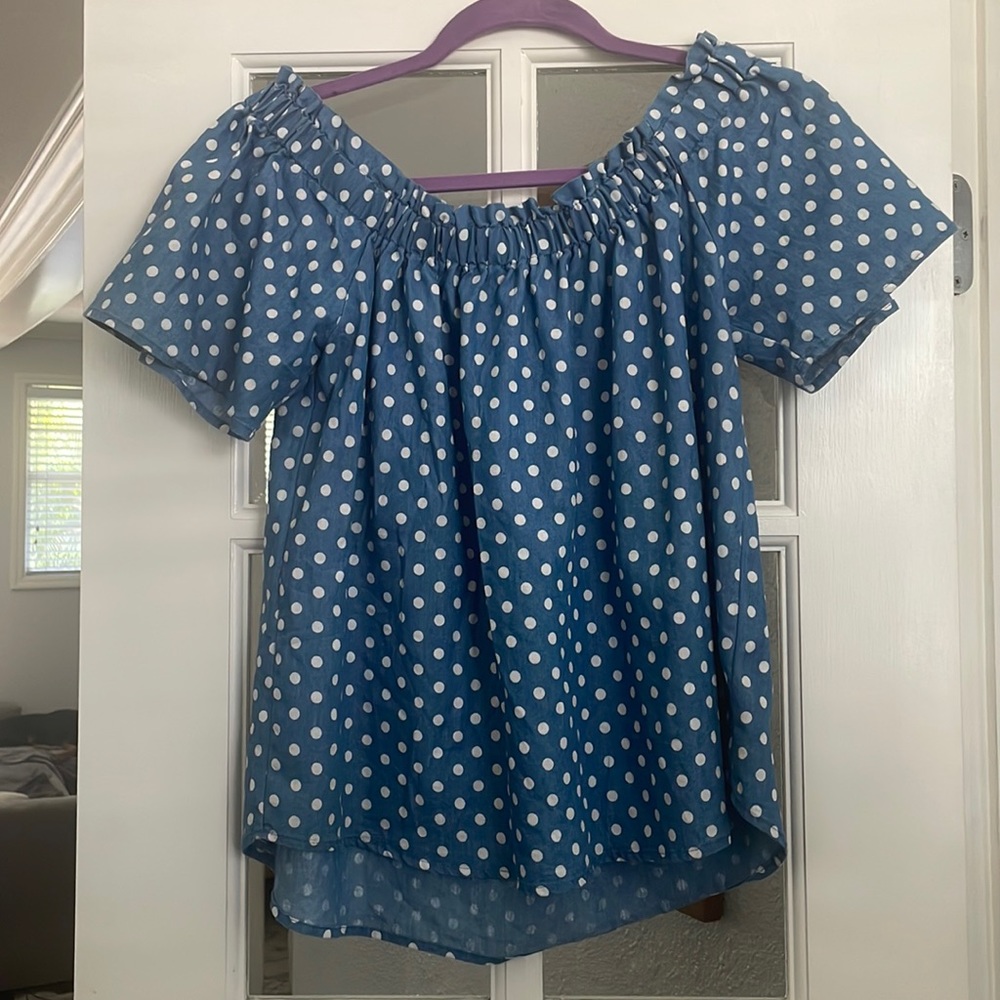 Off the shoulder polka dot top size M